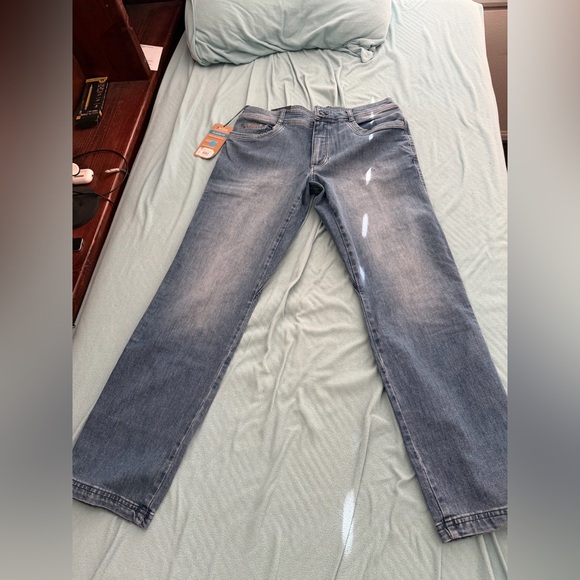 Kuhl men’s denim Klassik straight leg light wash size style 5200 35x32 NWT